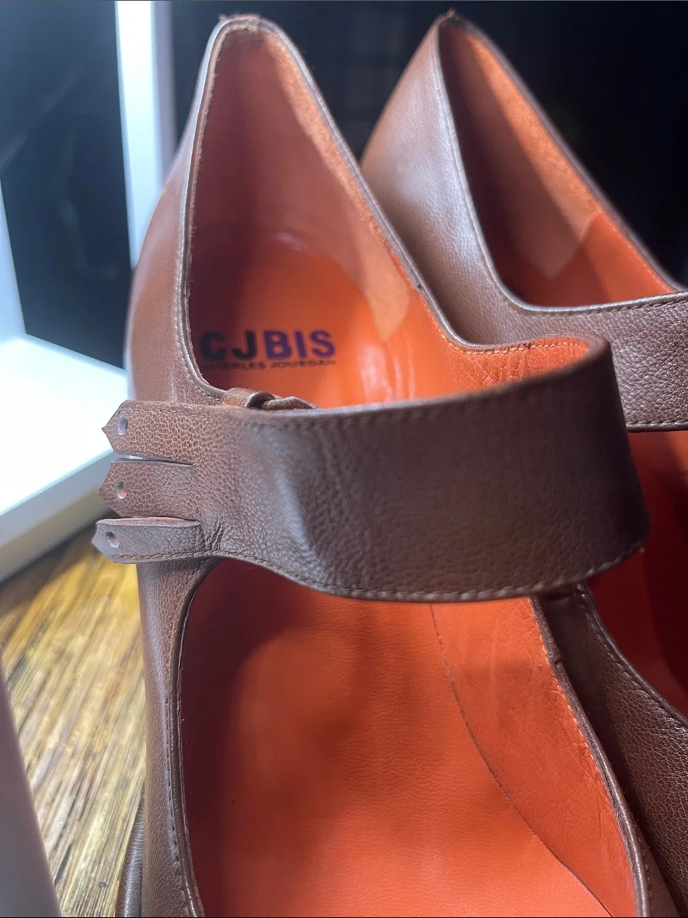 Charles Jourdan classic mary